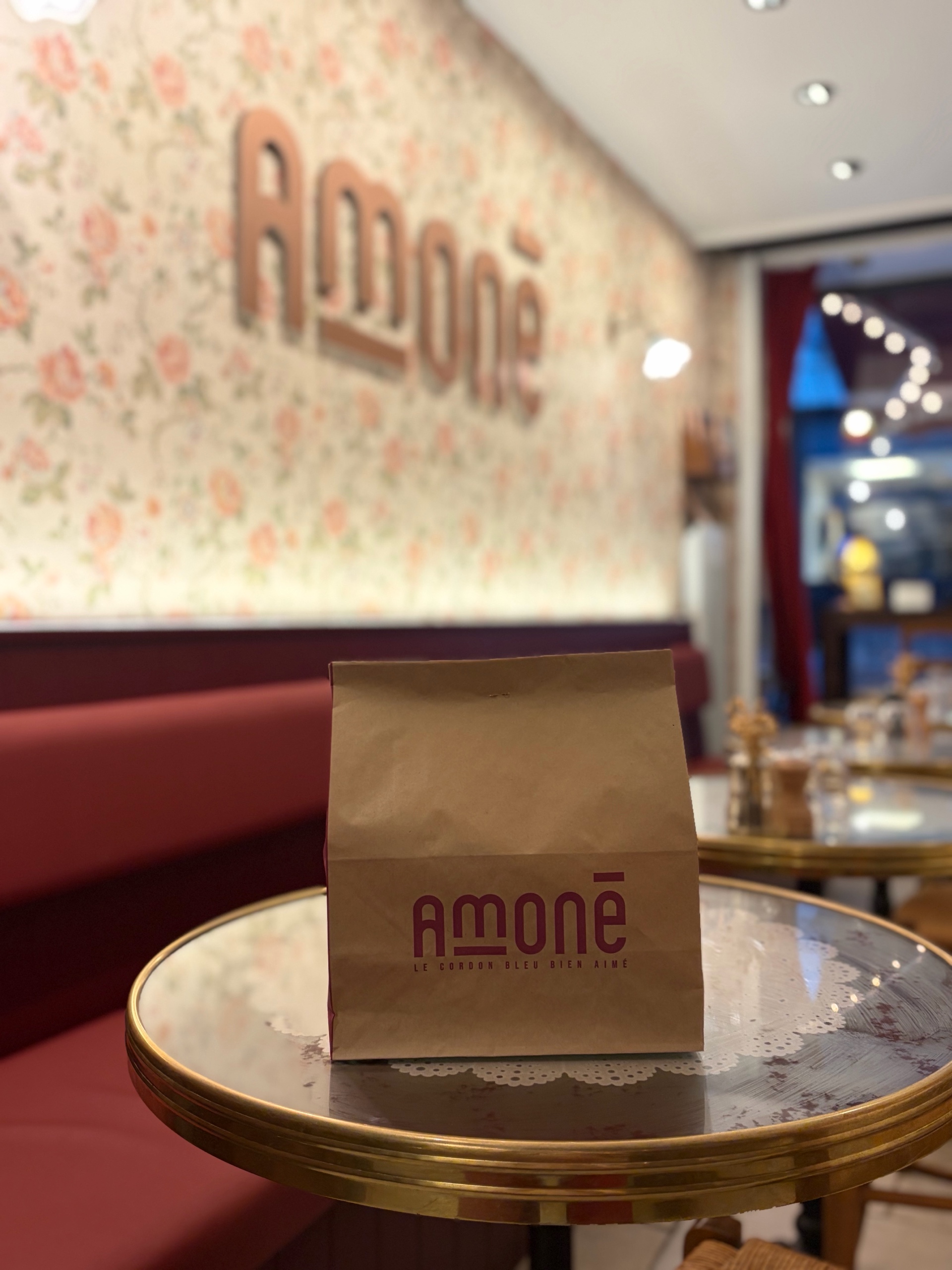 AMONĒ 8
