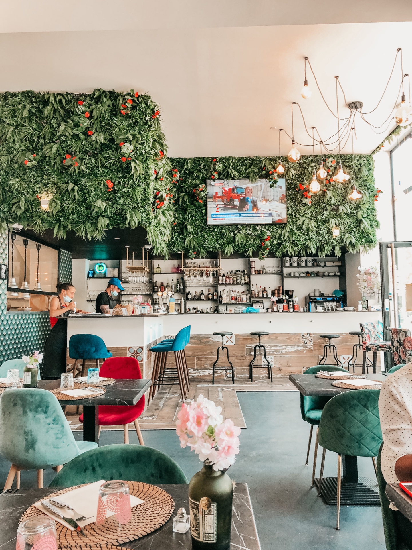 HIPPIE CHIC CAFÉ 6